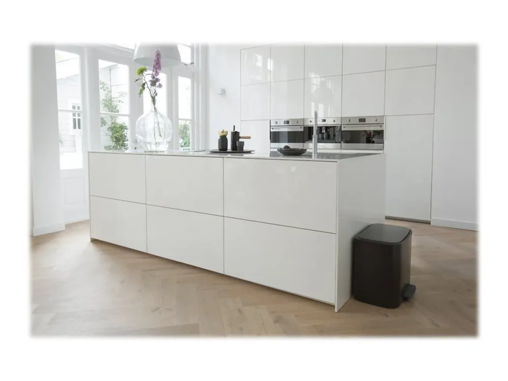 Brabantia Bo Pedal Bin - Skraldespand - fliplåg - 36 L - fodpedal - mat sort