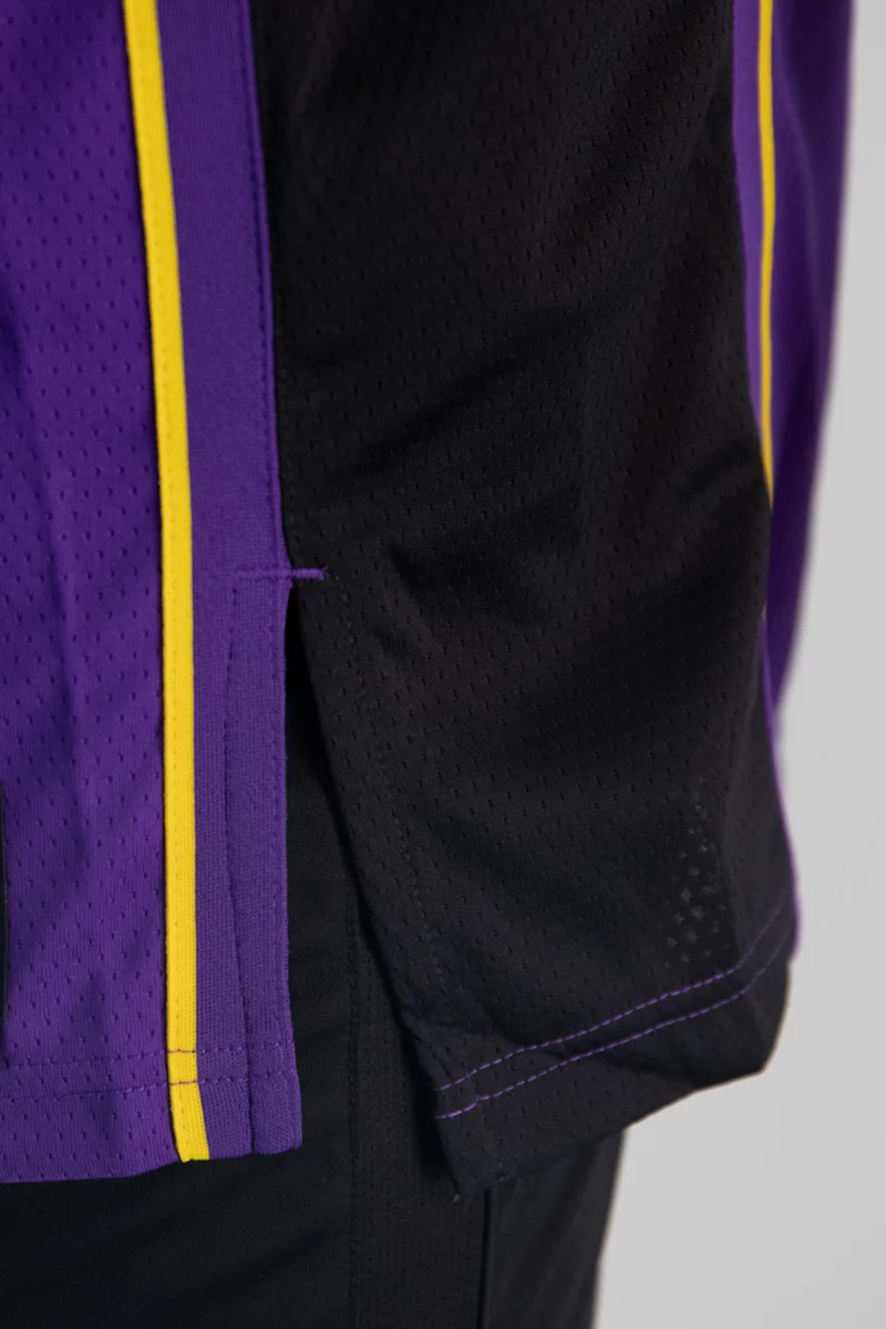 Nike Los Angeles Lakers LeBron James Herren Basketballtrikot