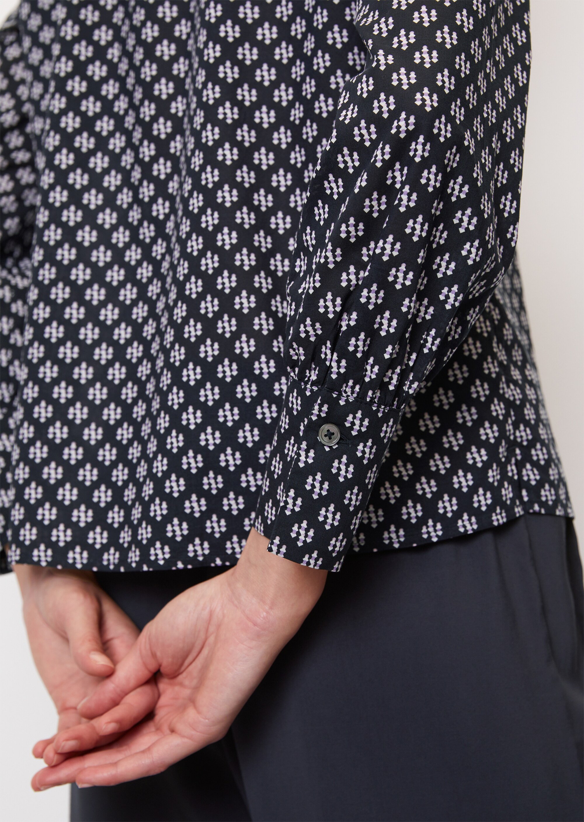 Langarm-Bluse regular mit Allover-Print aus Silky-Touch-Voile-Qualität