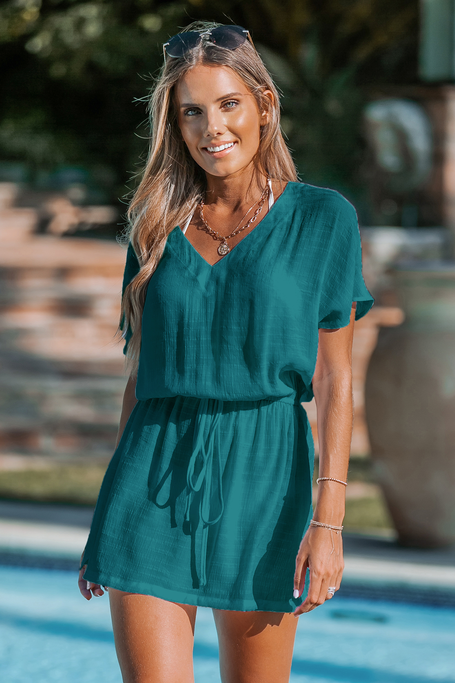 Robe cover up mini avec manches courtes avec taille à nouer olive