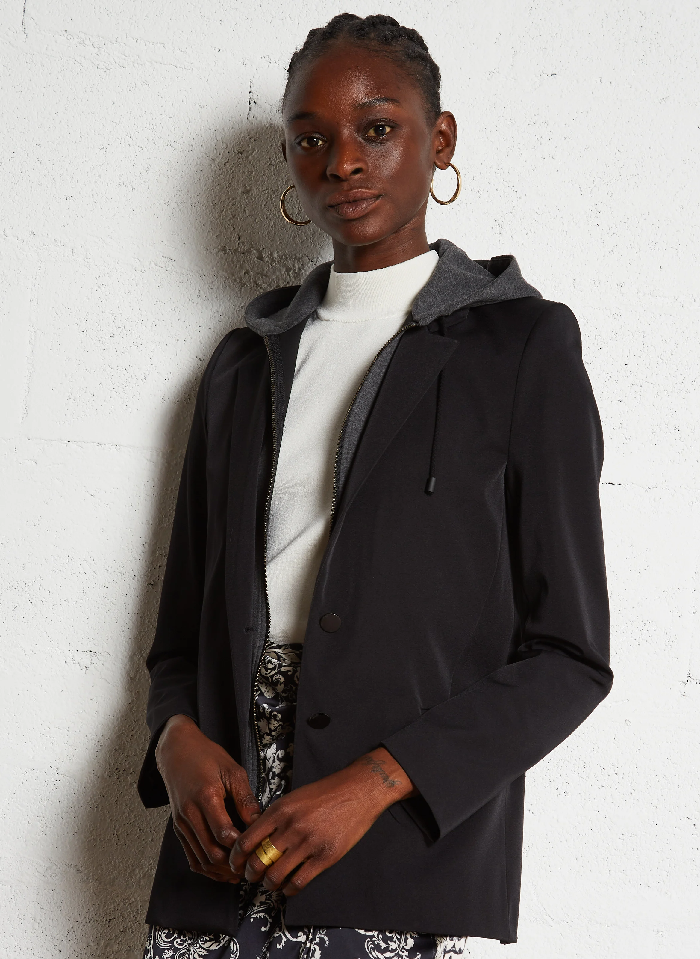 Veste de tailleur deux-en-un à capuche | Noir