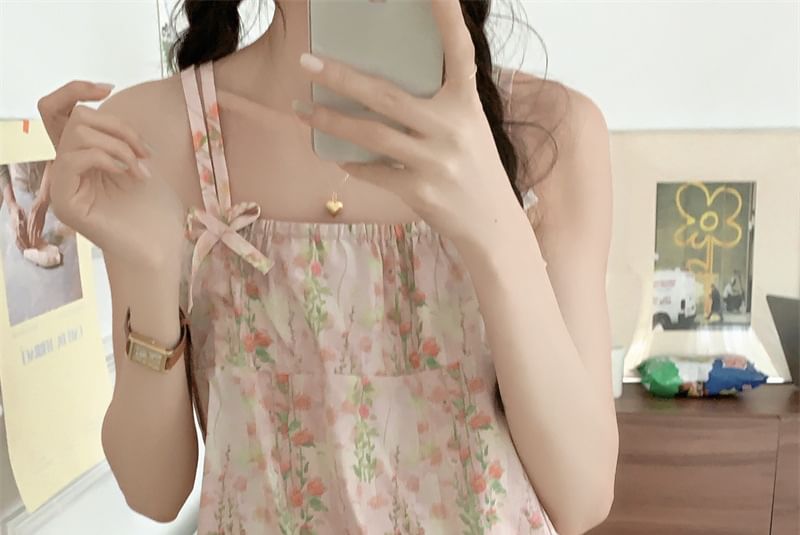 Sadelle - Spaghettibandjes, vierkante hals, bloemenprint, strikaccent, midi-pyjamajurk / camisole top / shorts / set