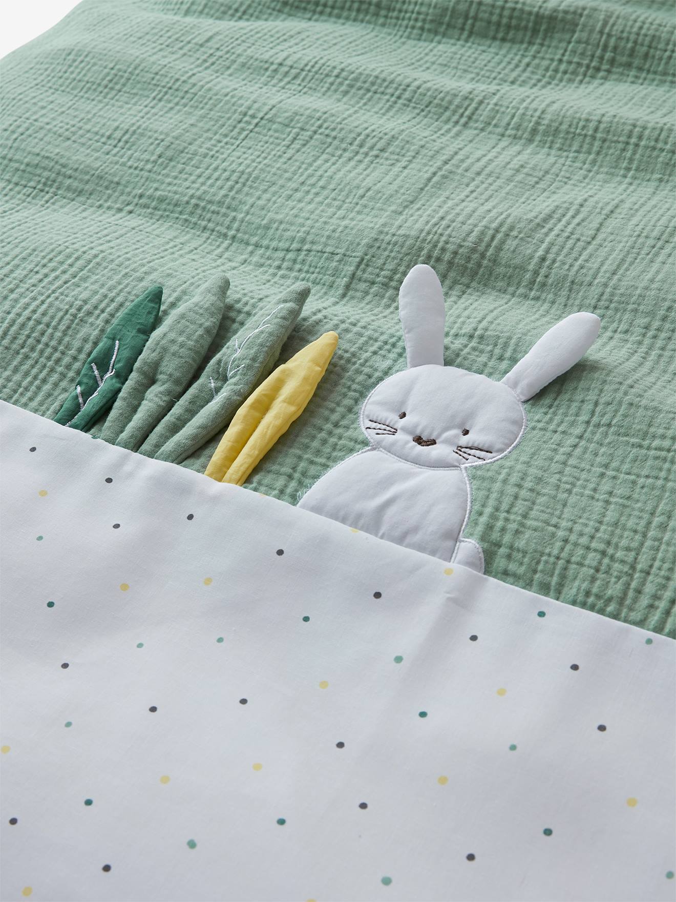 Capa de edredom para bebê com estampa de coelho verde, verde médio, lisa com motivos.