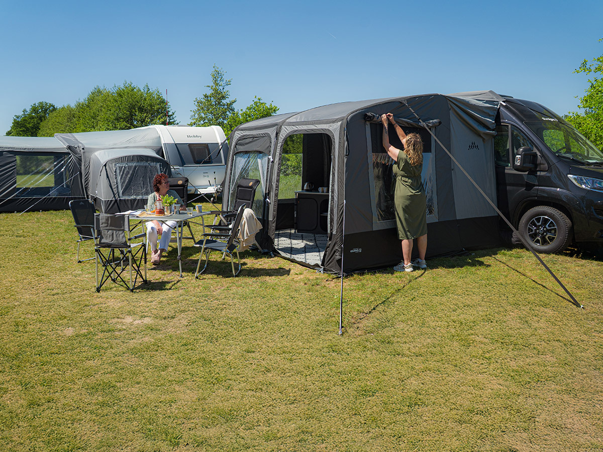 Obelink Corsa standenstoel met voetenbank - Black