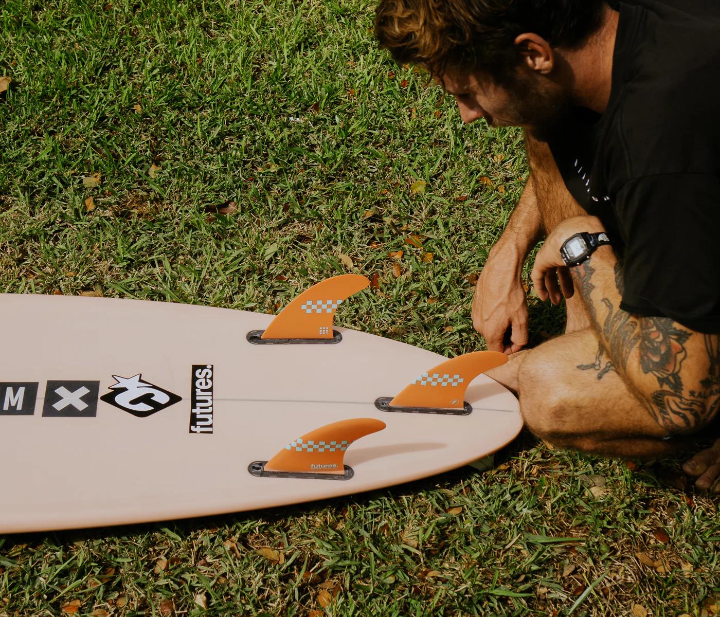 Futures Freestone Control Series - Salmon - Thruster - L