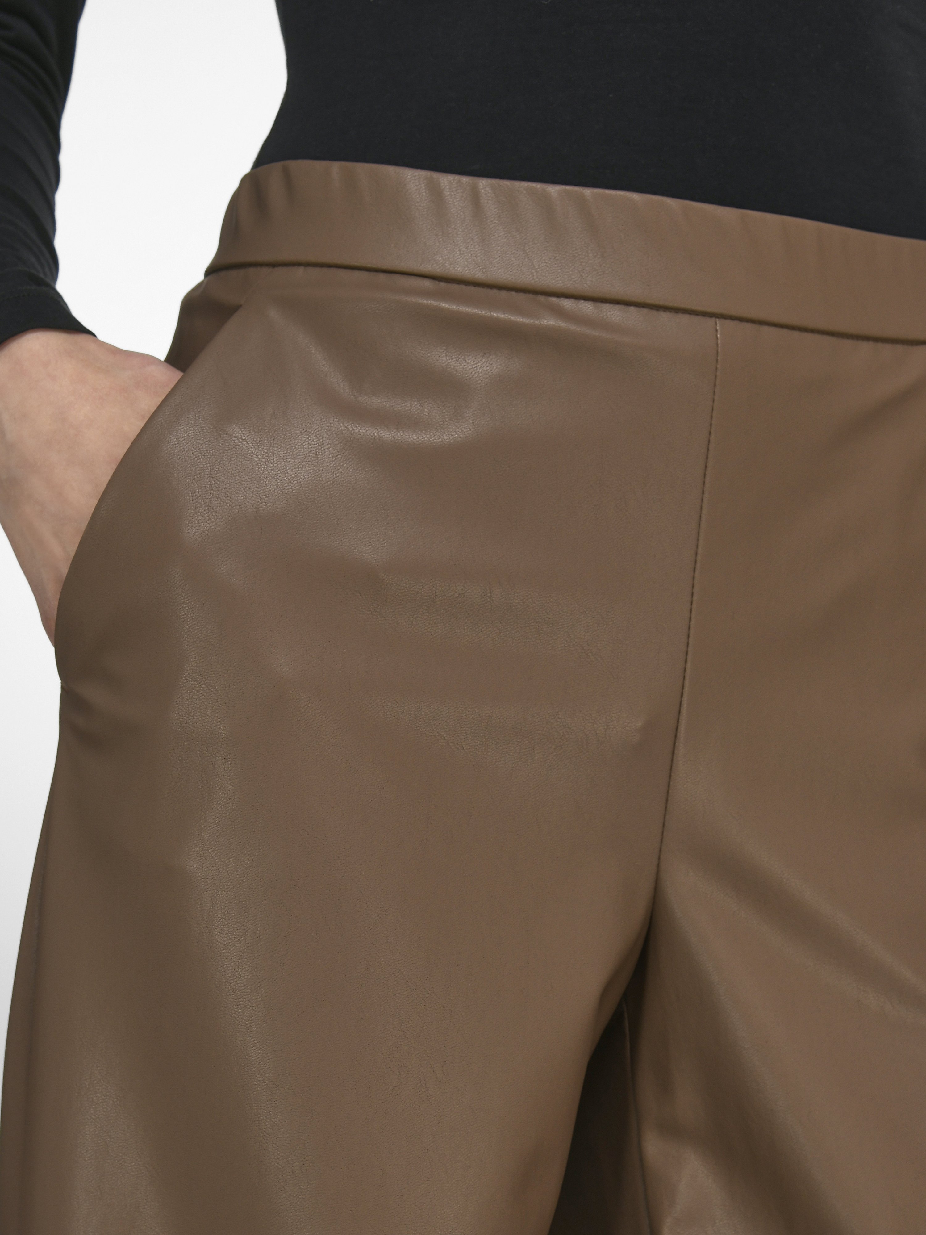Hose Modell Palina