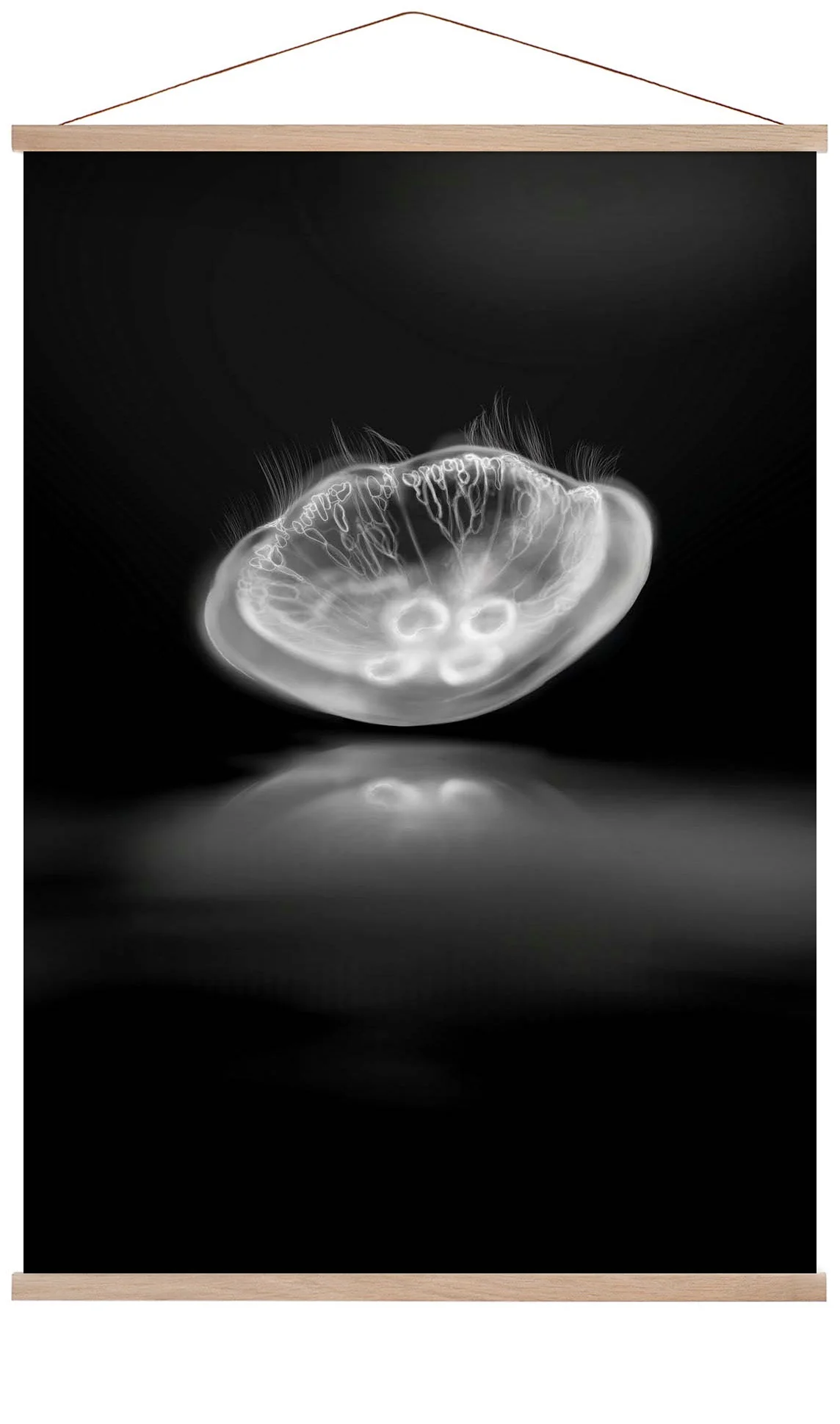 Monochromer Spiegel von Julia Charlott