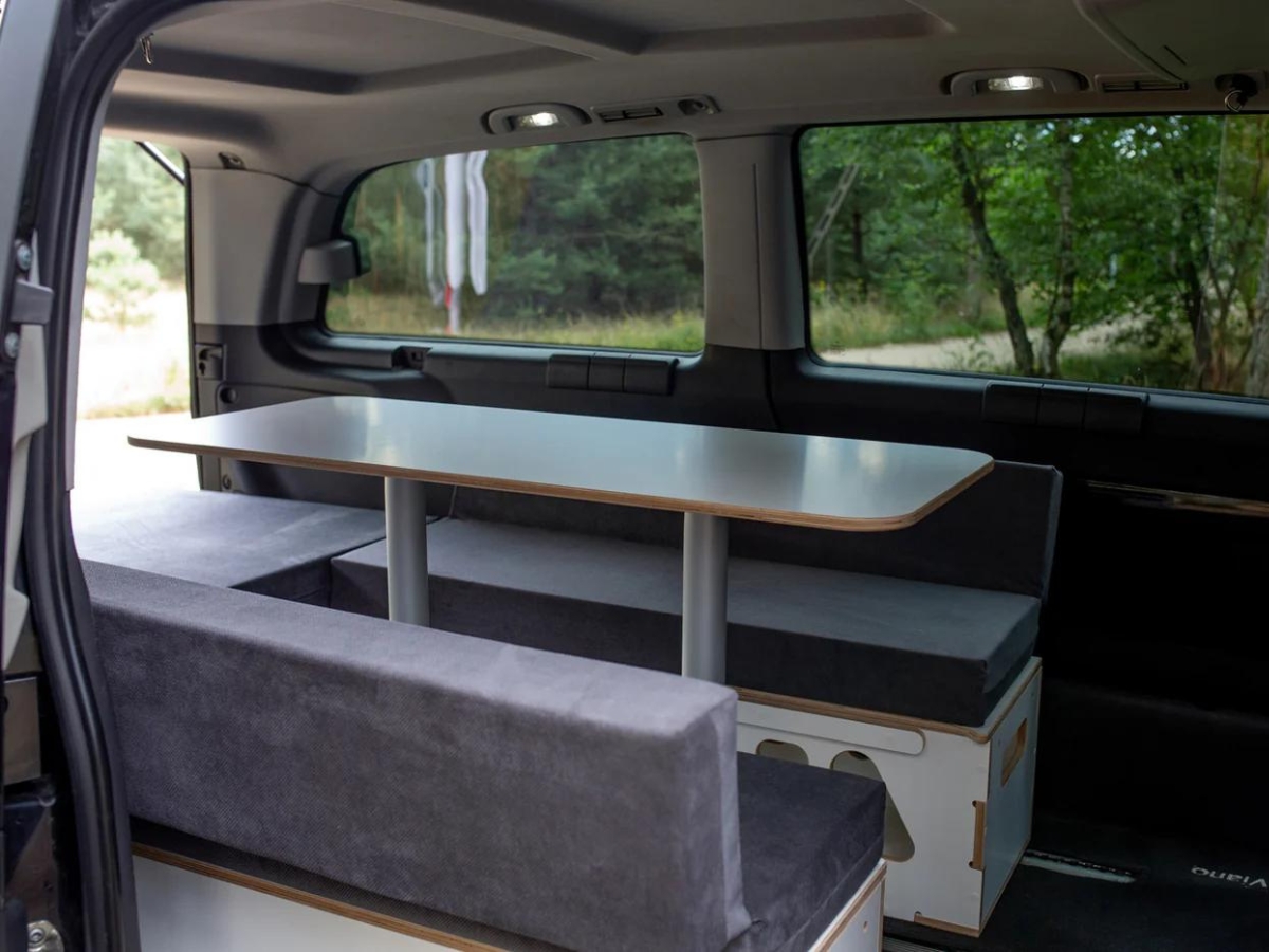 Moonbox bestelbus/bus 115cm White kampeerbox met tafel