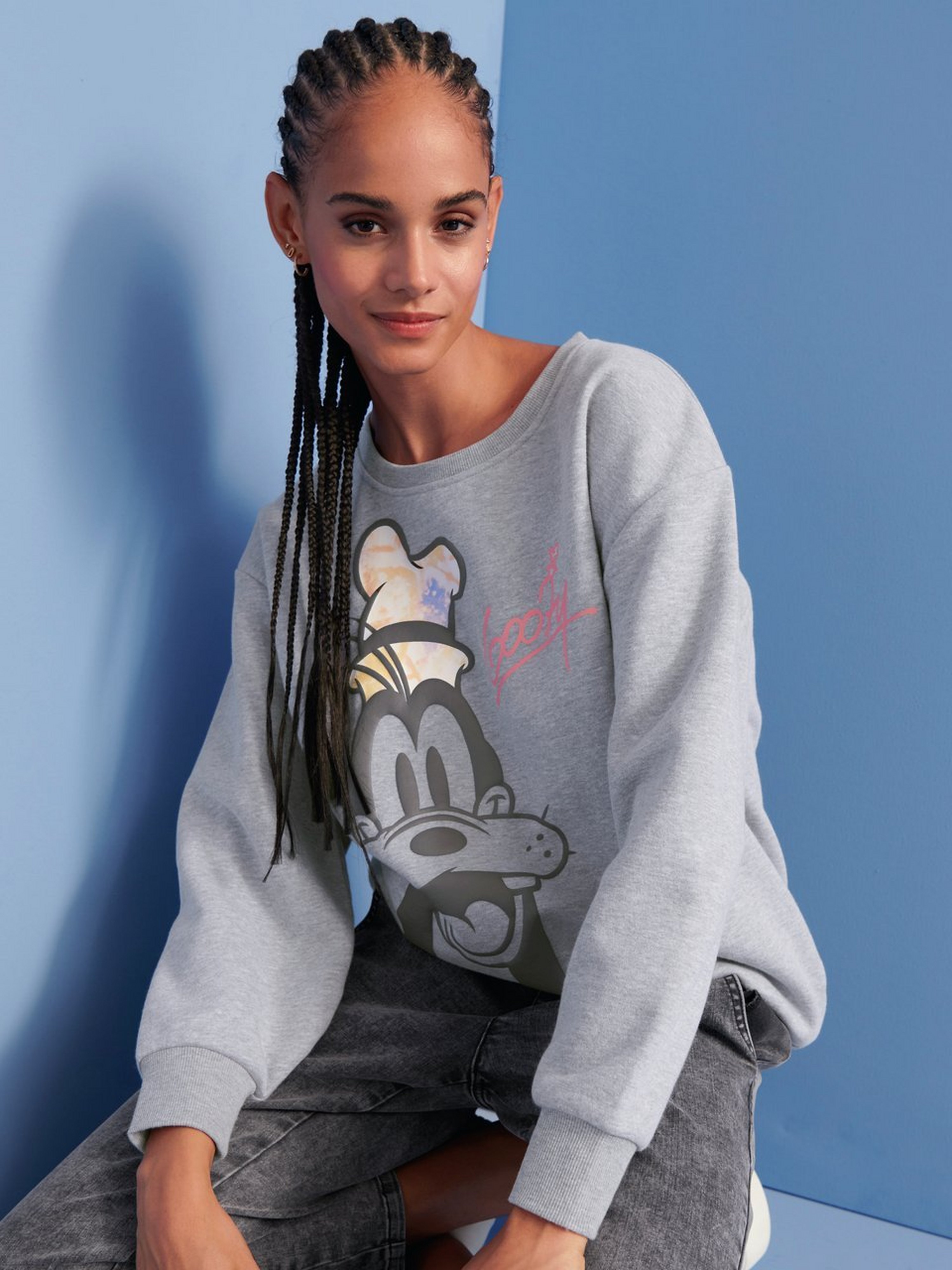 Sweatshirt