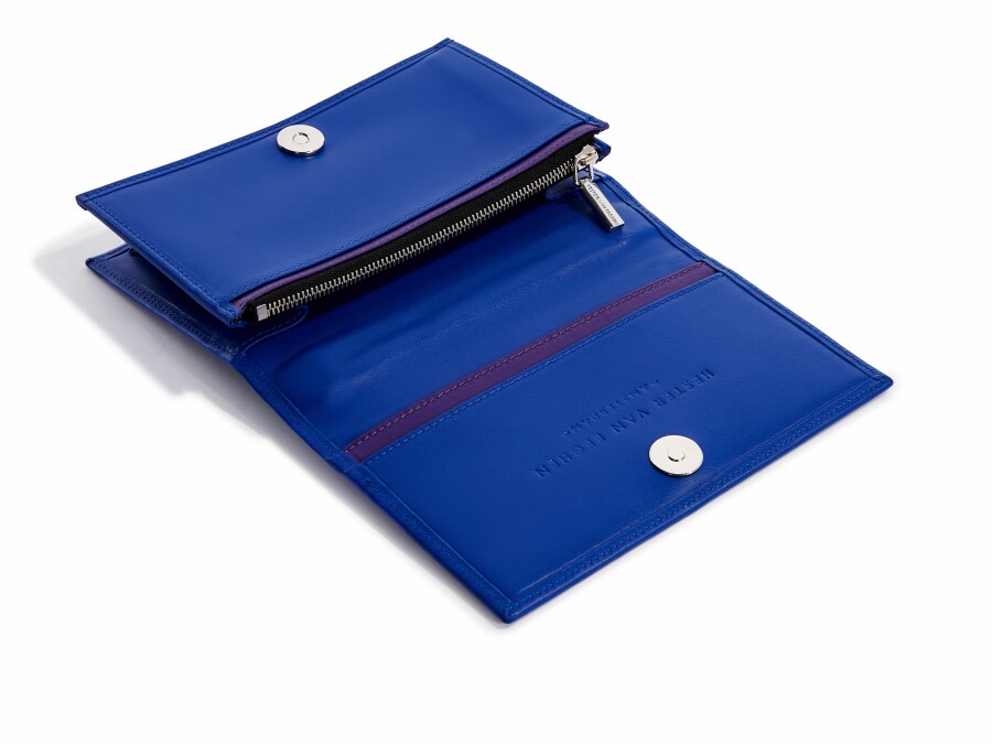 Fishy Basic fuchsia