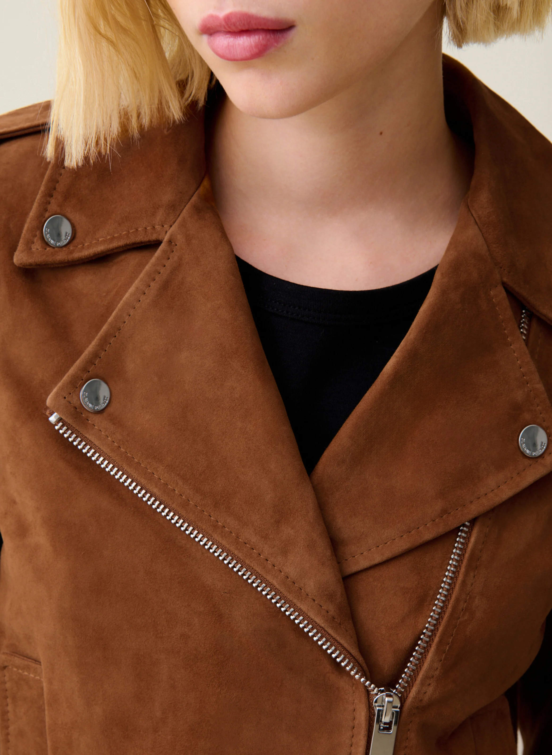 Veste courte en cuir velours | Marron