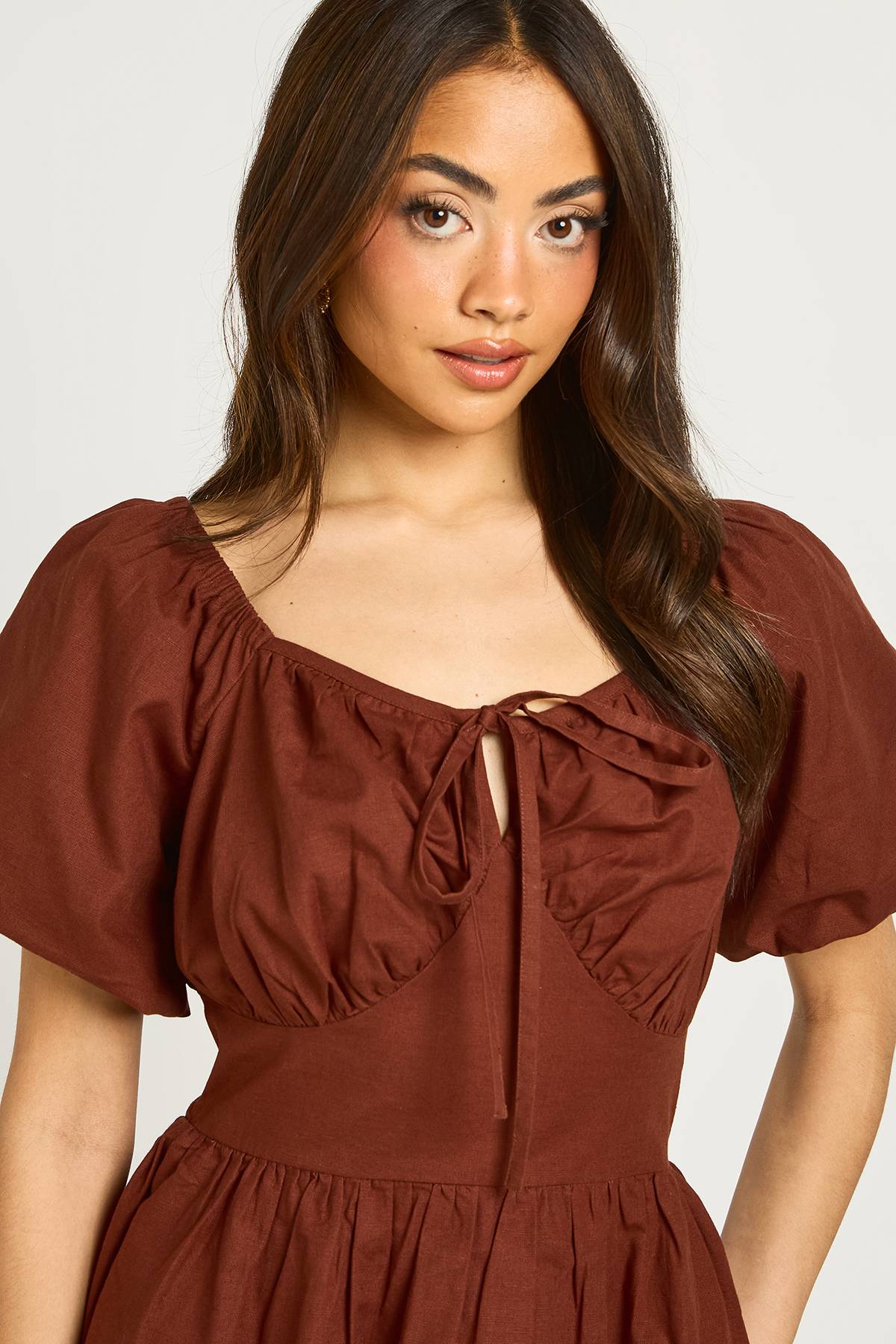 boohoo Mini Robe À Manches Volumineuses Effet Lin Petite