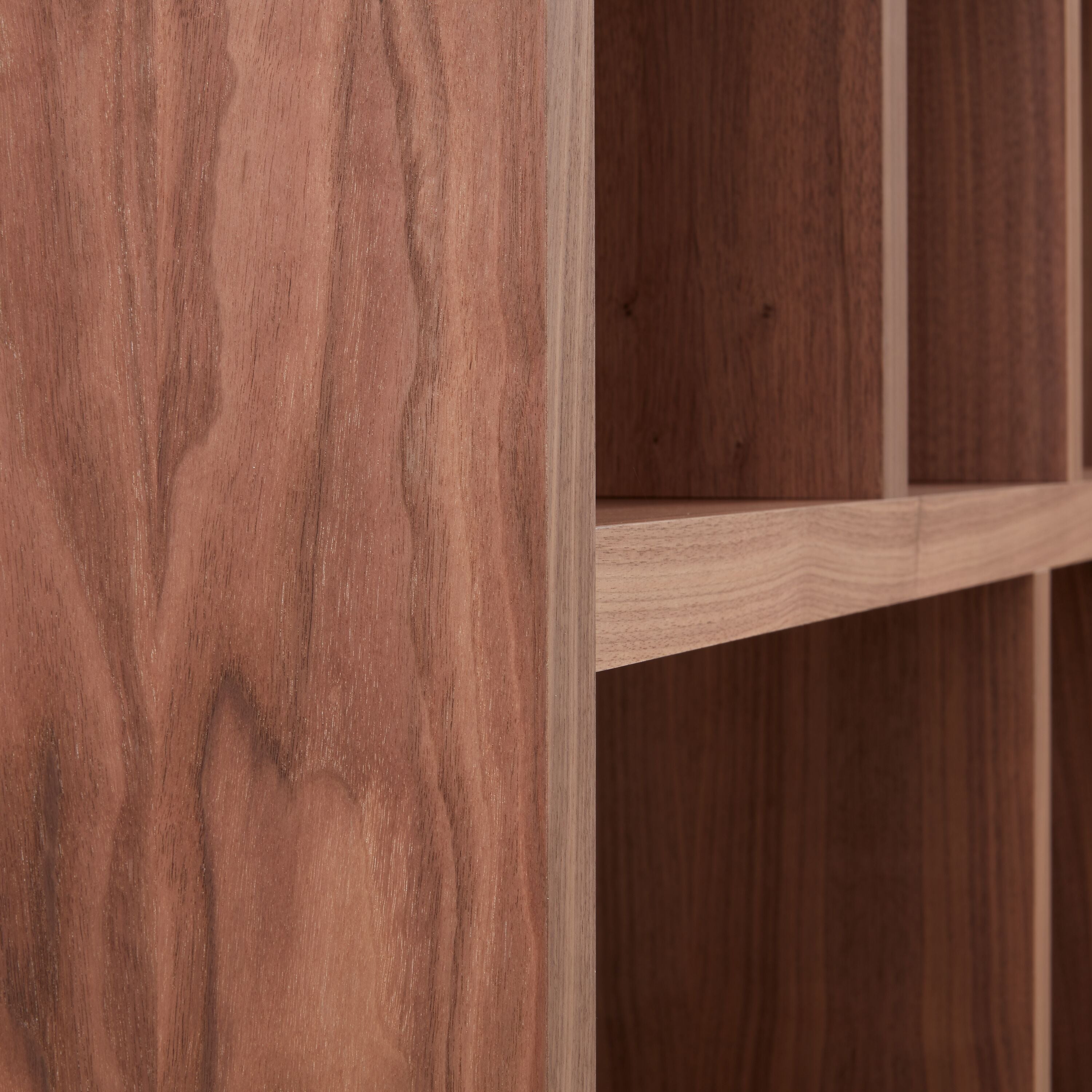 INDUS Regal - Nussbaum / B: 150.0 cm x T: 34.0 cm x H: 198.0 cm
