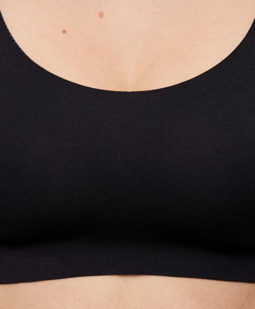 Camiseta com corte a laser invisível