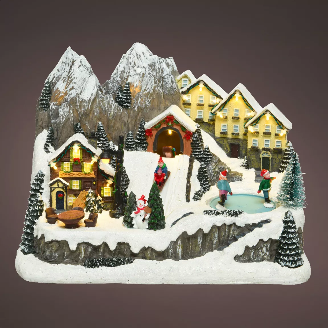 Village de Noël lumineux et musical Chalets en montagne