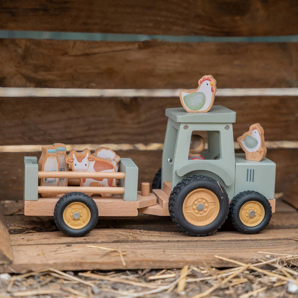 tractor met trailer little farm