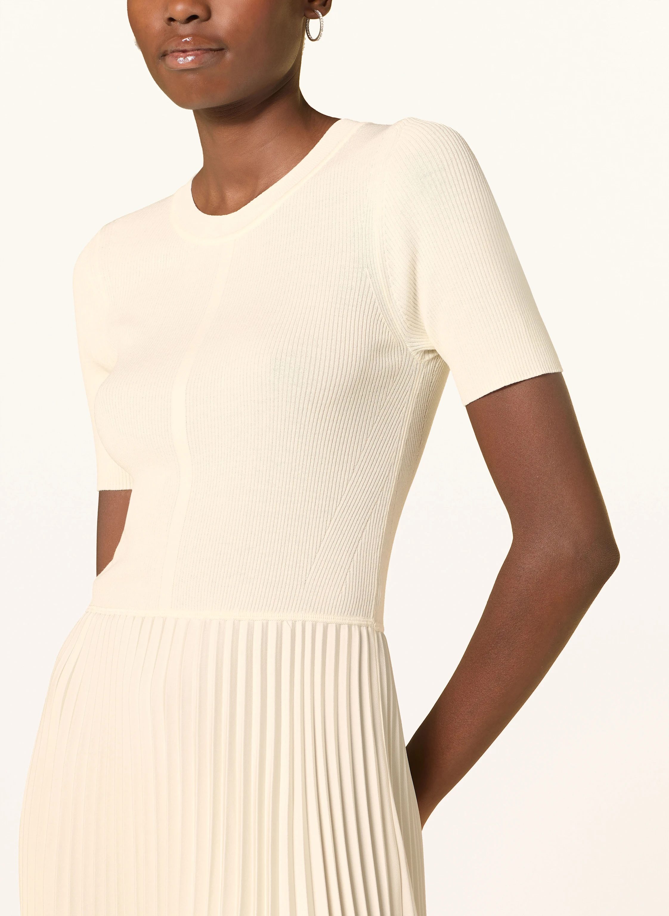 BOSS Kleid FADRIDI im Materialmix mit Plissees