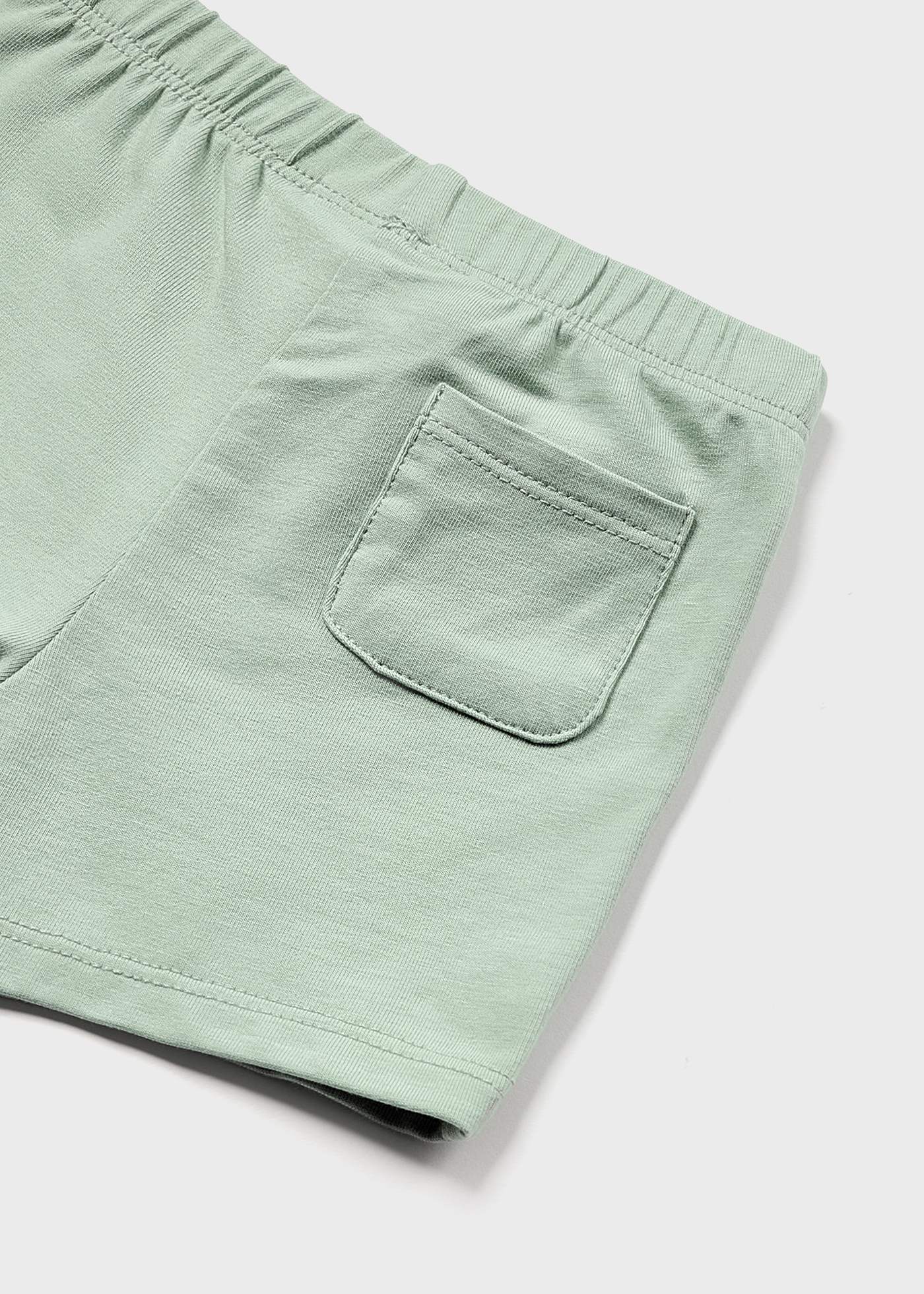 Conjunto de 4 peças em algodão sustentável para recém-nascidos.