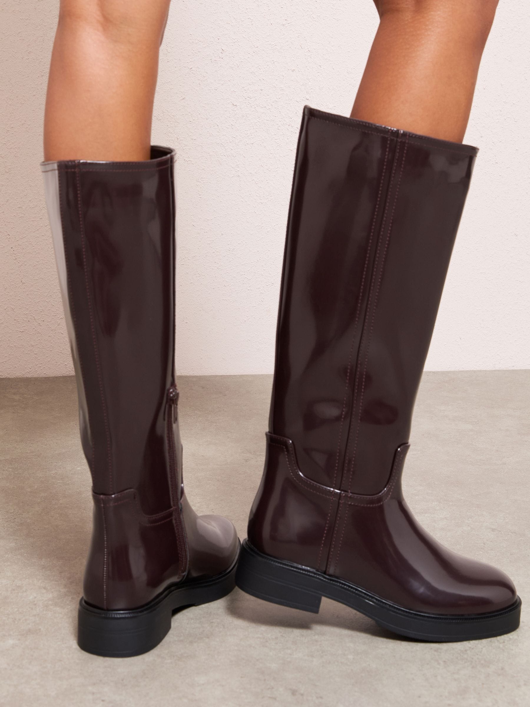 Bordeauxrood - Friends Like These Faux Leather Casual Flat Pull On Knee High Long Riding Boots