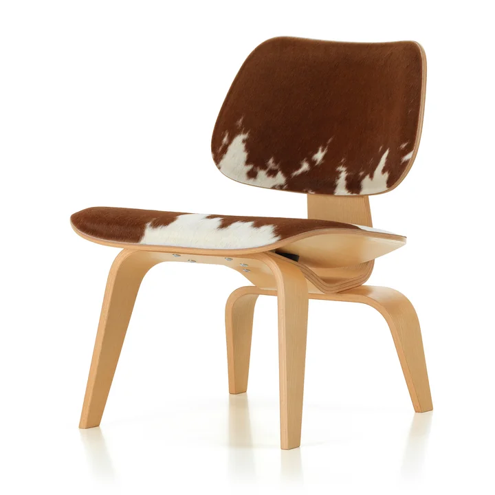 Vitra - LCW Stuhl, Esche natur, Kuhfell braun / weiss