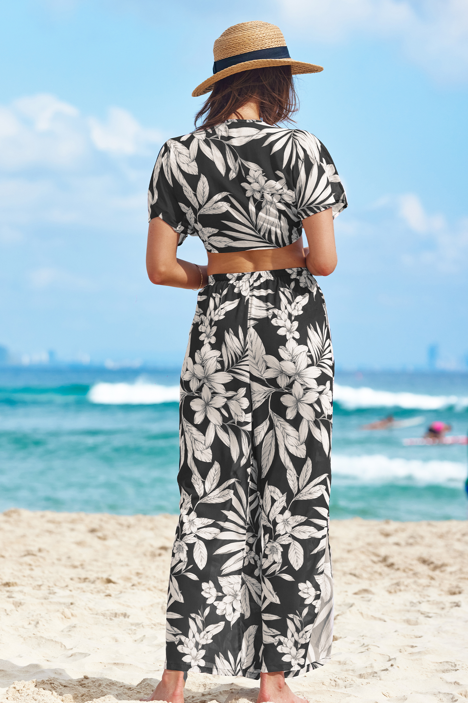 Haut cover up ouvert sur le devant tropical