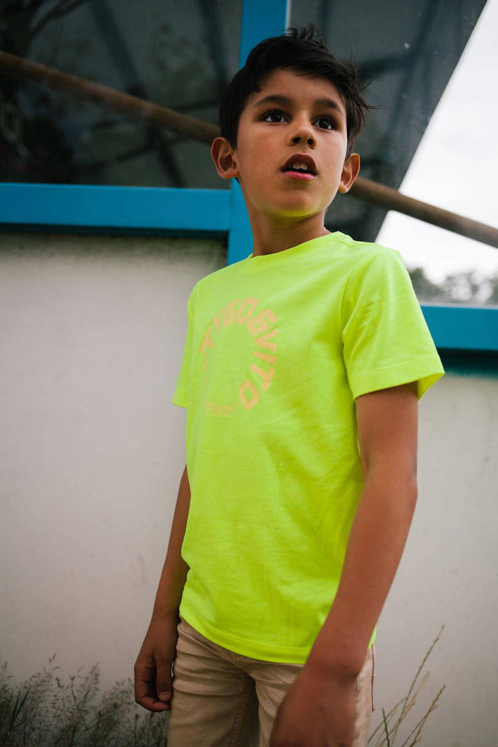 TYGO & vito T-shirt James met logo neongeel