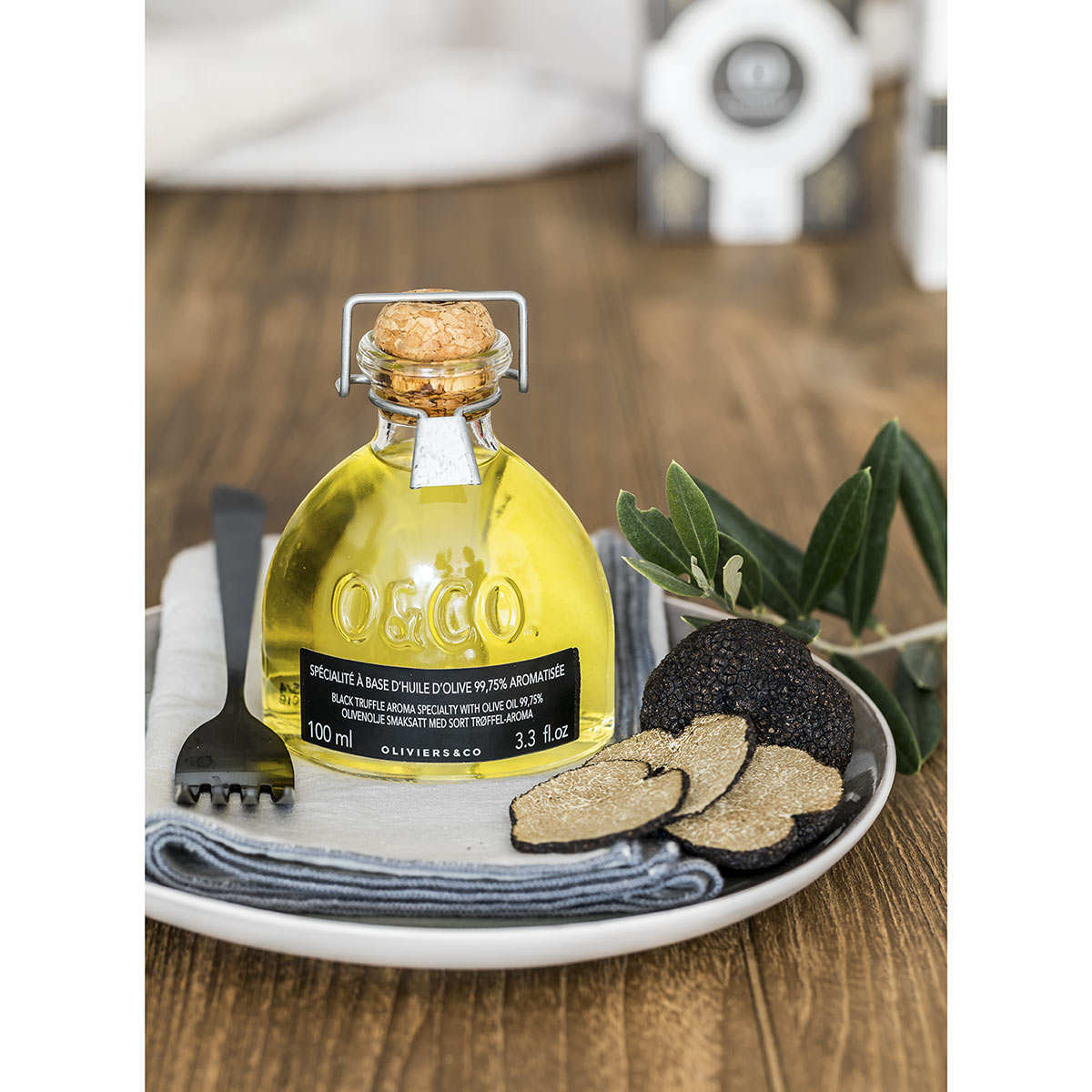Spécialité d'huile d'olive à la truffe noire - Oliviers & Co