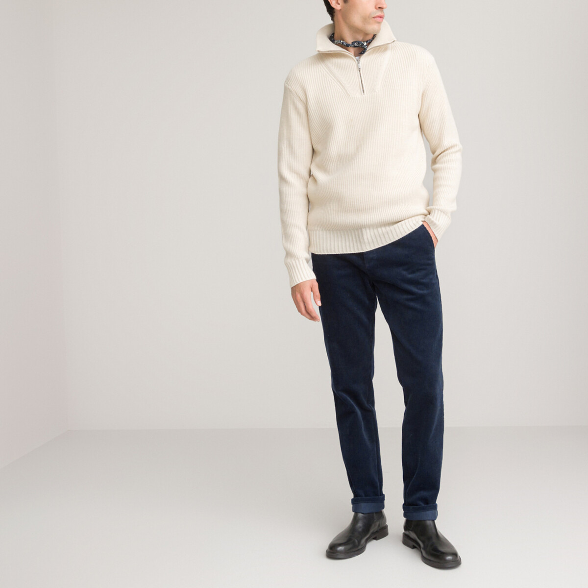 COLEÇÃO LA REDOUTE<br>Calças chino em veludo, corte regular