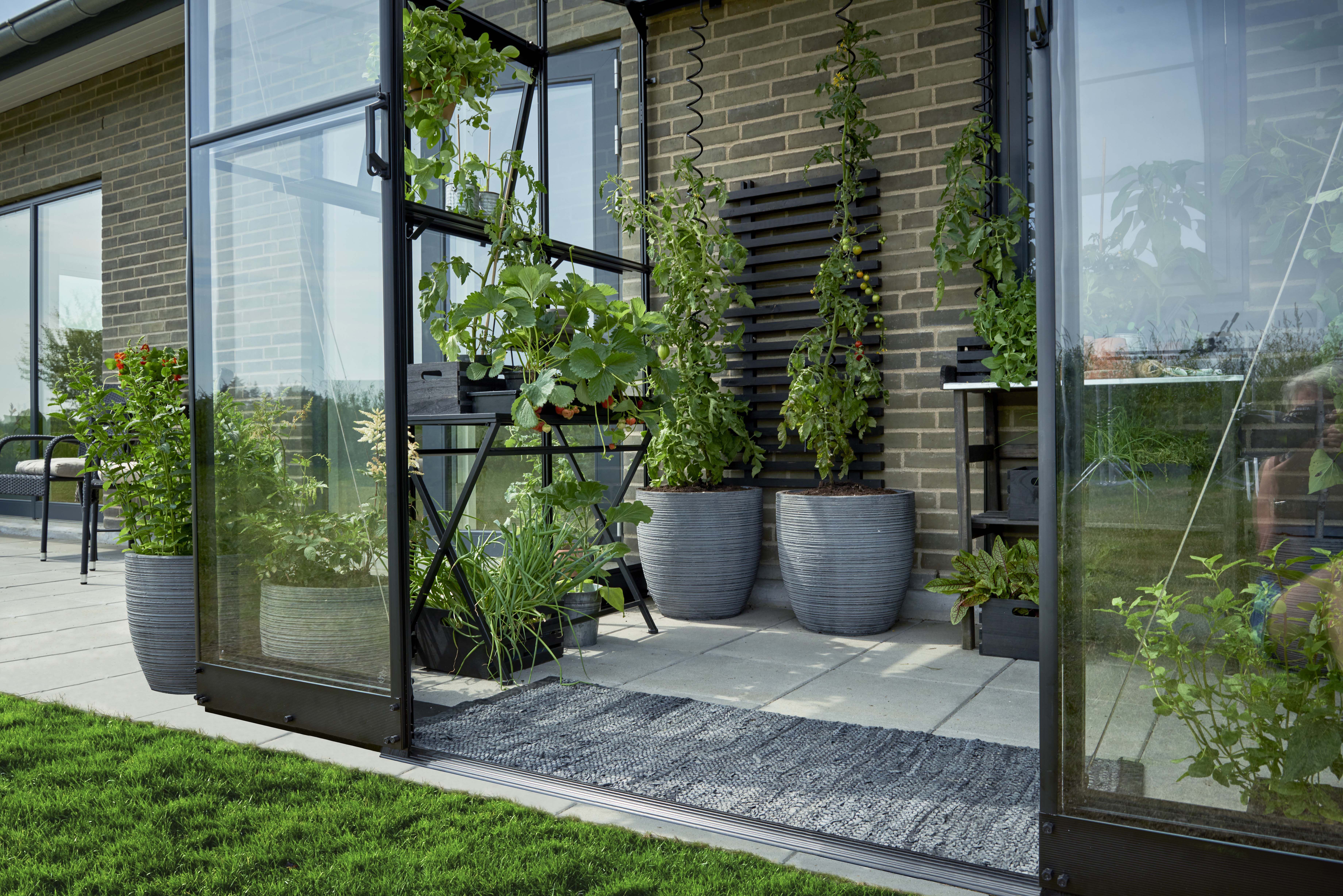 Halls Qube LT 68 - Fundering - zwart - 3x12x251 cm