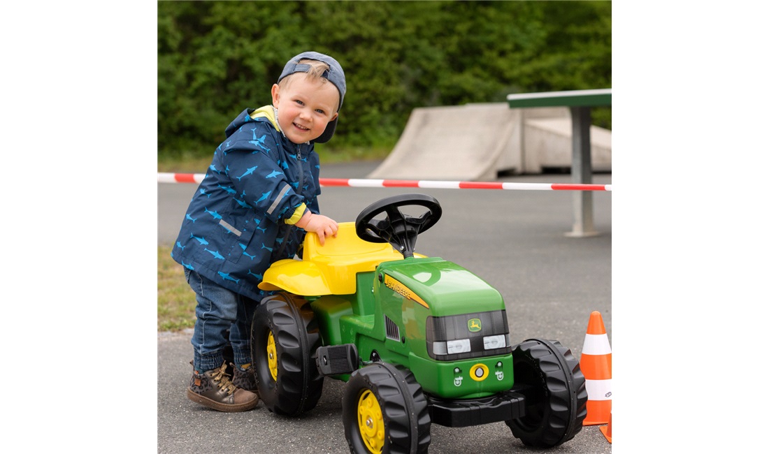 John Deere børnetraktor med anhænger