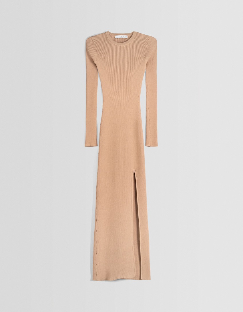 Vestido midi de manga comprida com fenda lateral