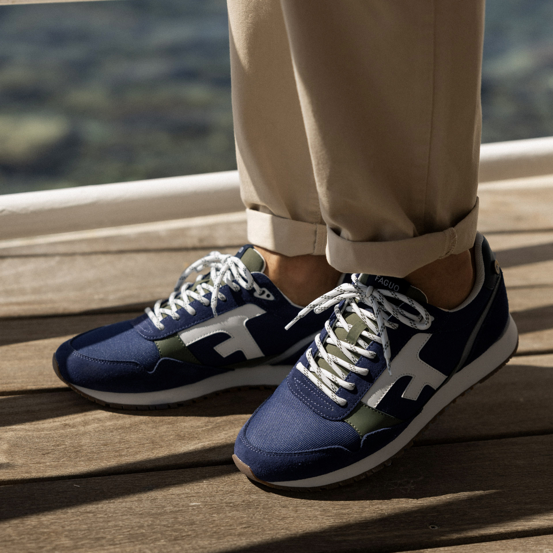 Runnings bleues & kaki polyester recyclé et suède - modèle elm