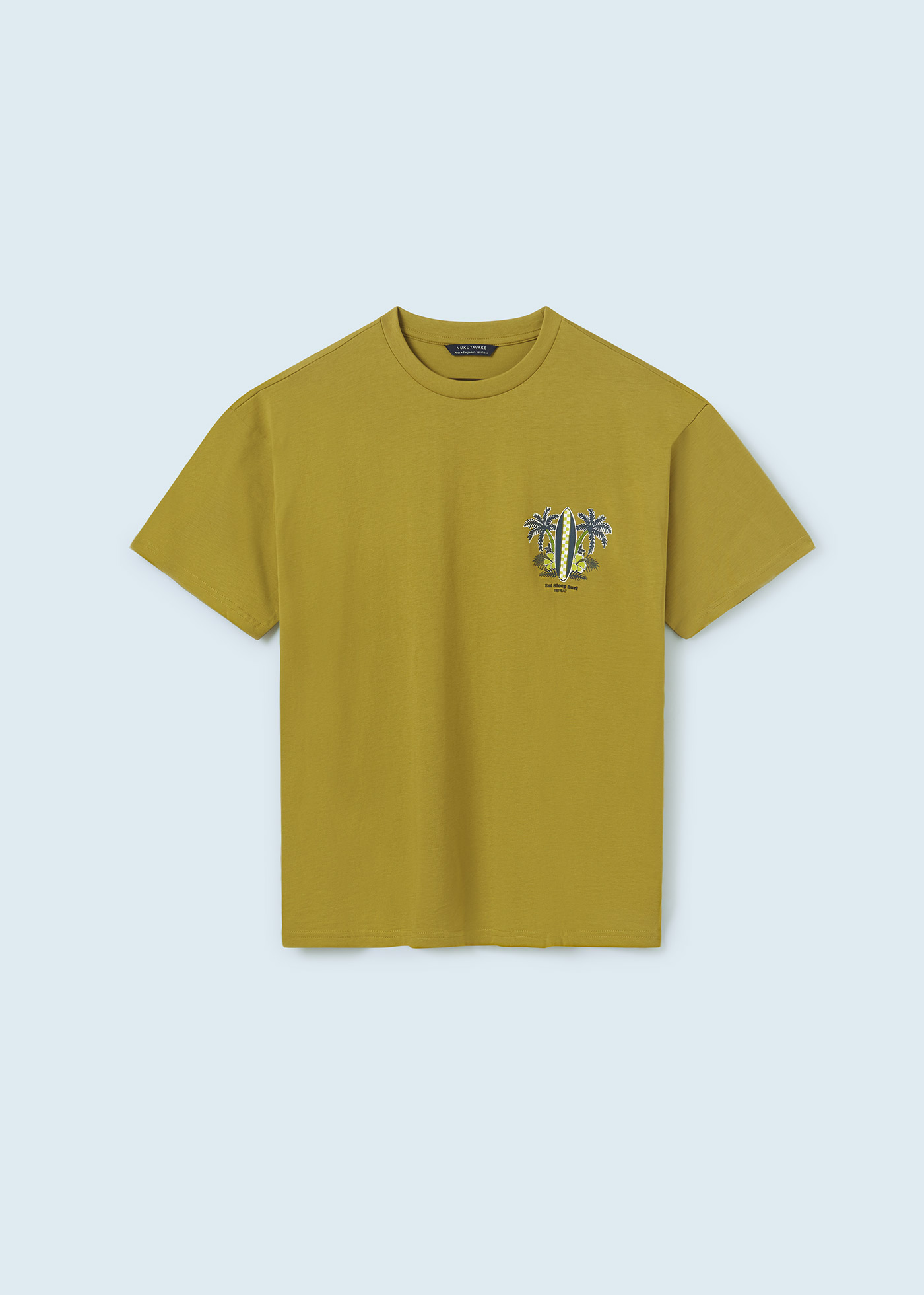 Camiseta infantil com estampa sustentável em algodão.