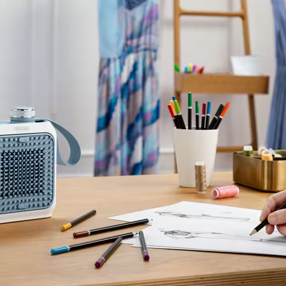 De’Longhi - (15x10cm) Capsule Desk Keramik Heizgerät Tisch Heizung Konvektor Ofen Schnellheizer (HFX10B03.LB) - Blau