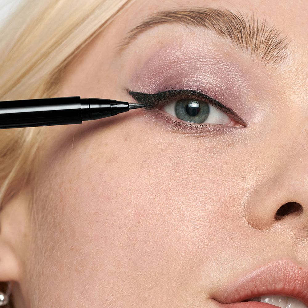 CLINIQUE High Impact™ Flüssiger Eyeliner Extreme Precision Schwarz