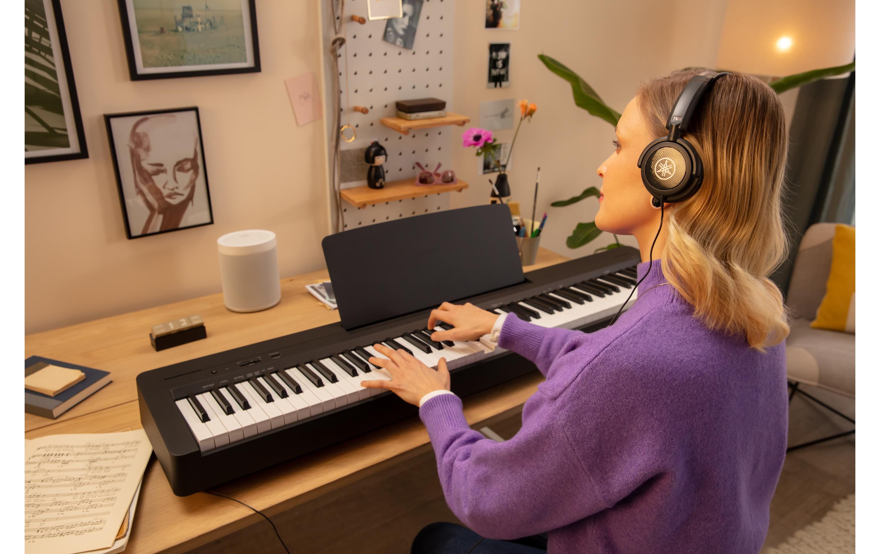 E-Piano P-145BT<br>Portables Piano mit 88 Tasten und Bluetooth