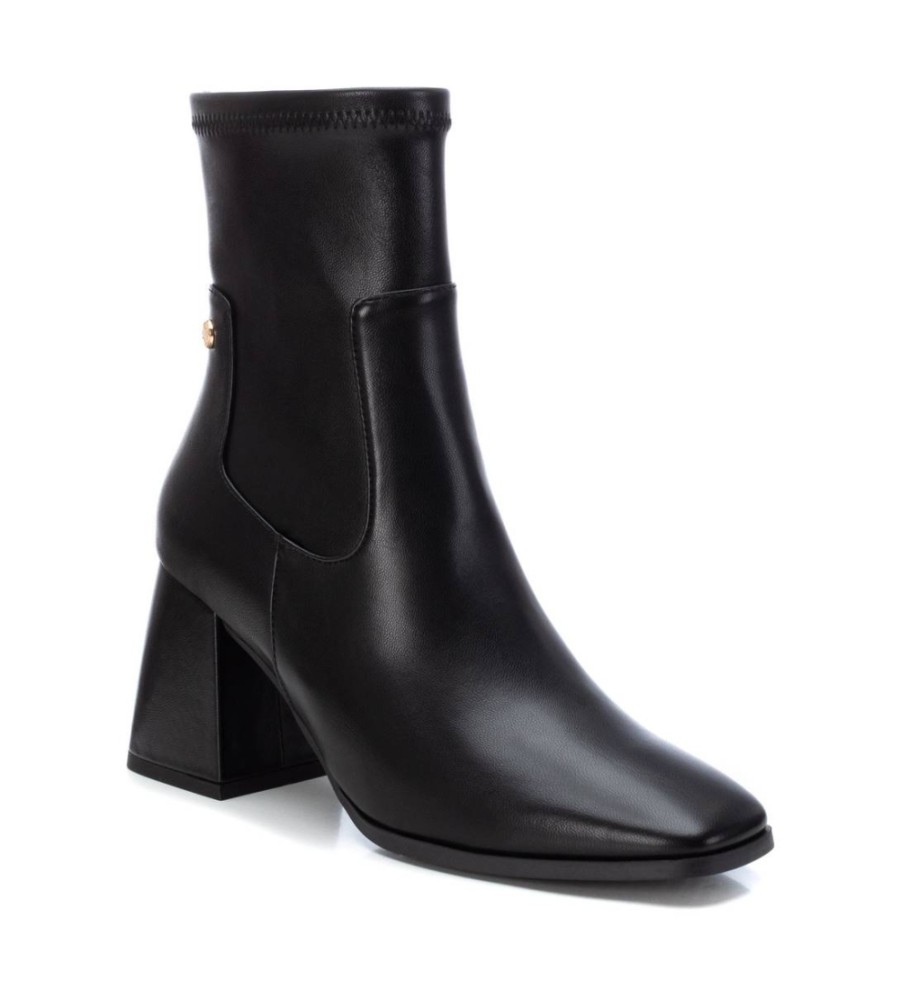 Botas de cano curto Xti 141826 pretas - Altura do salto: 7 cm -