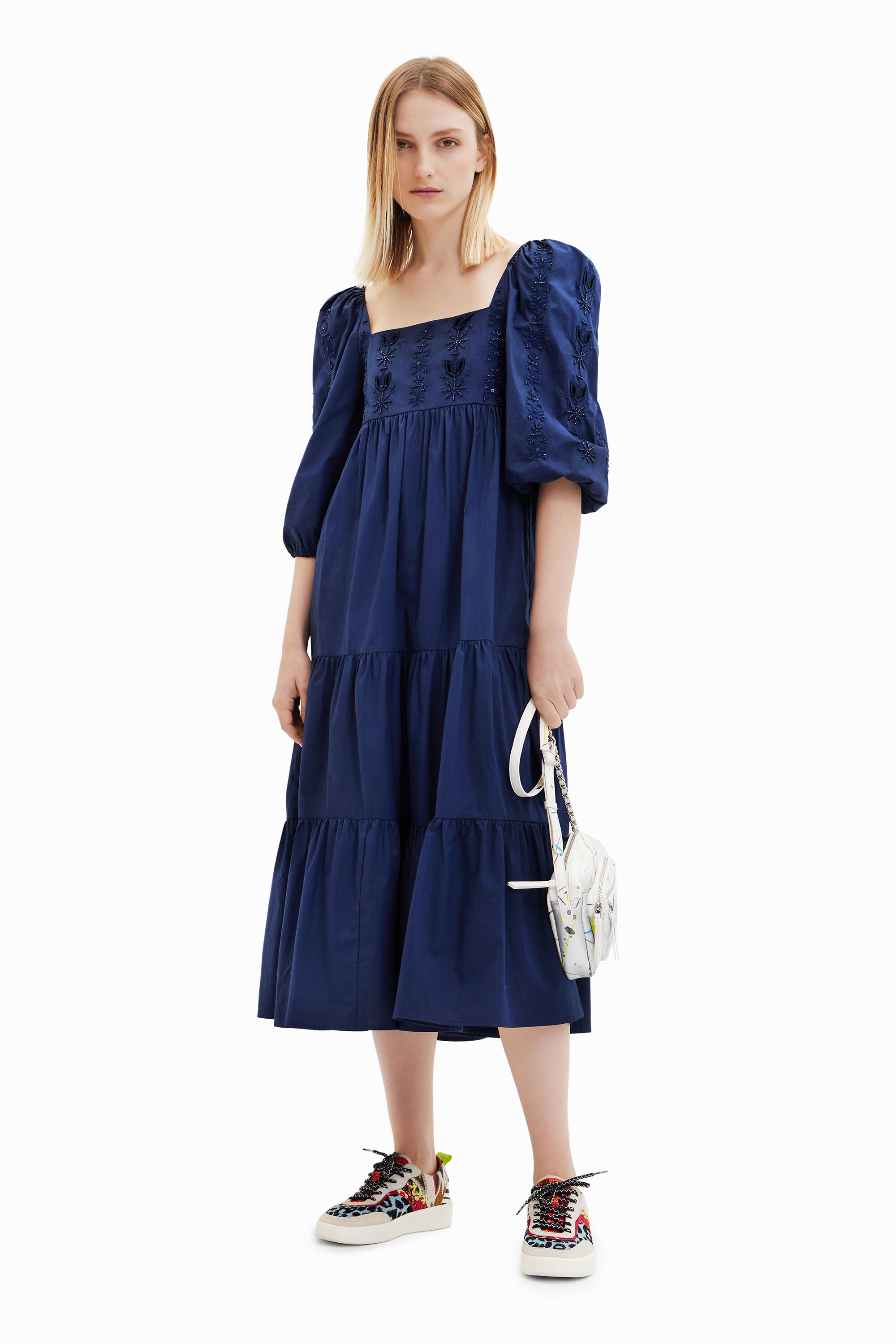 Robe midi broderies