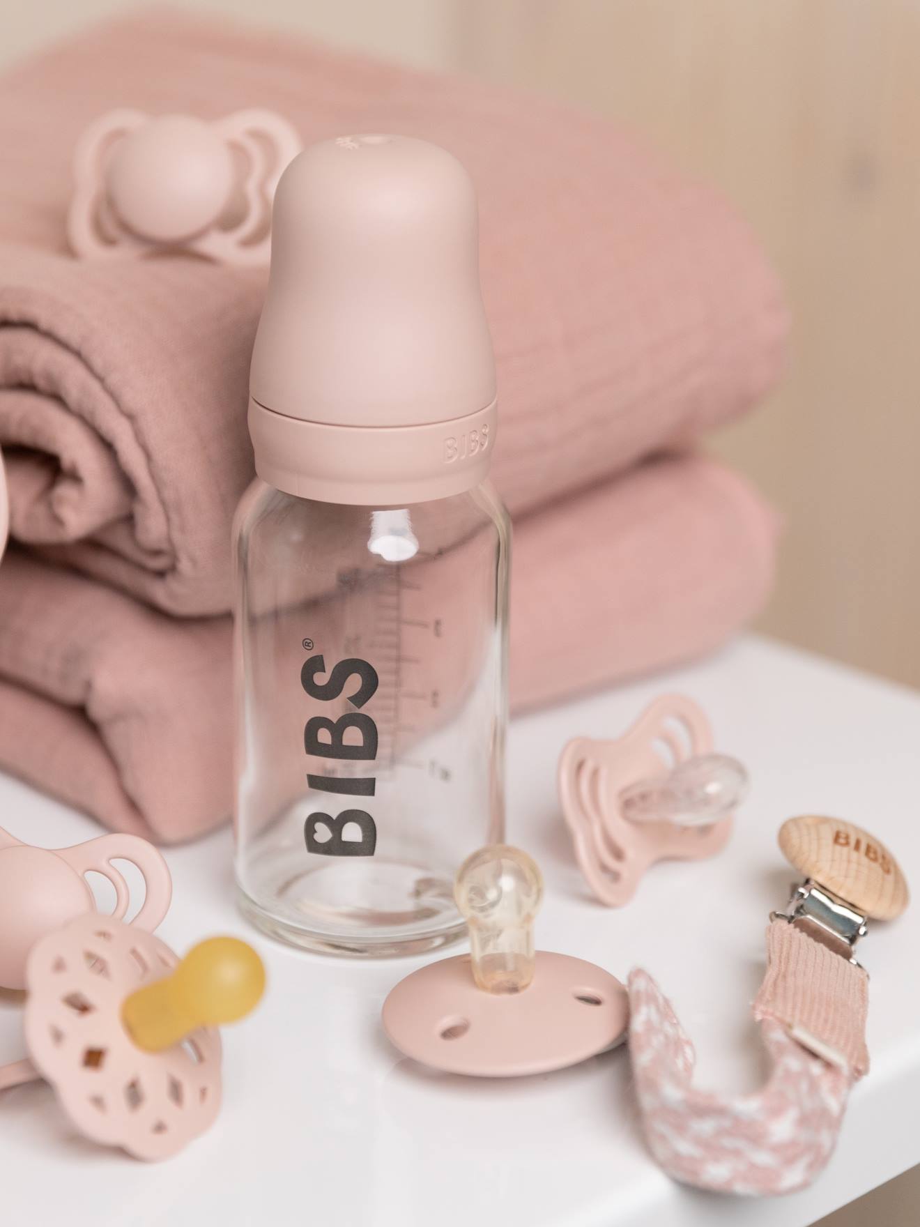 Mamadeira de vidro rosa BIBS de 110ml