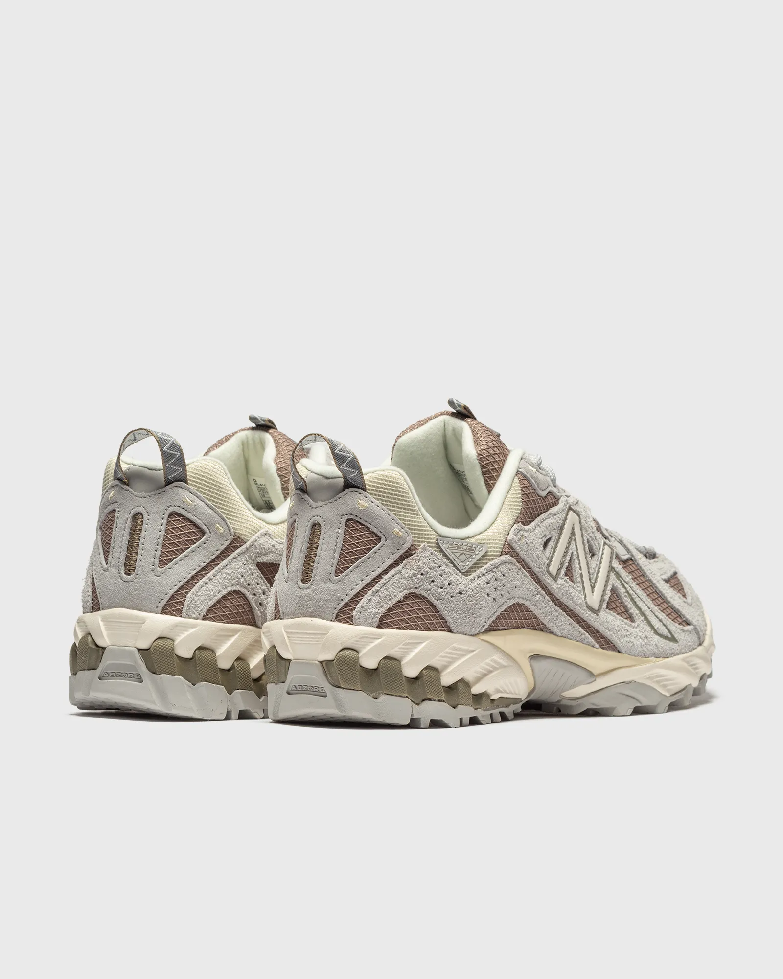 New Balance 610v1