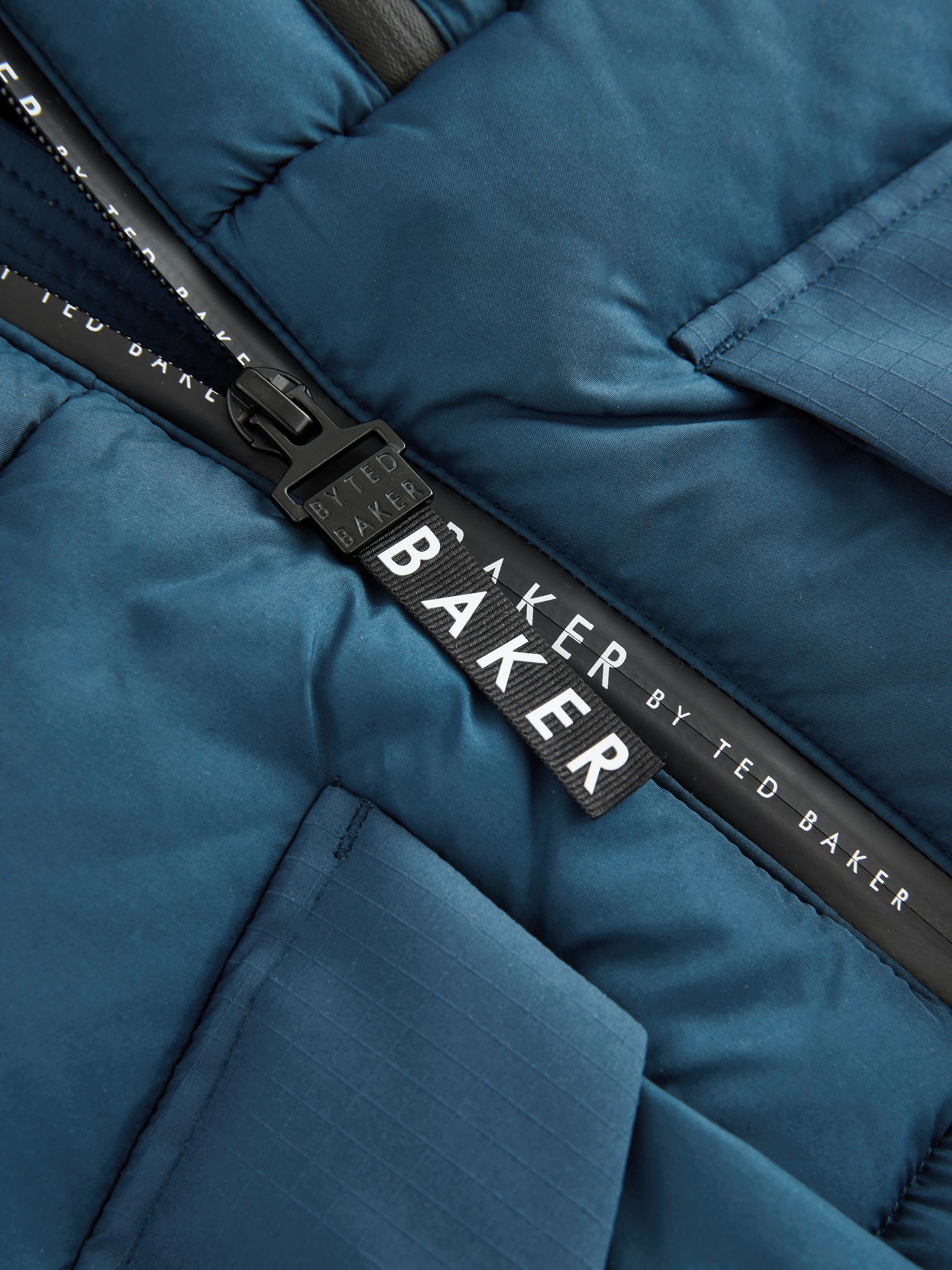Baker by Ted Baker - Blauwe, halflange, gewatteerde en waterafstotende jas