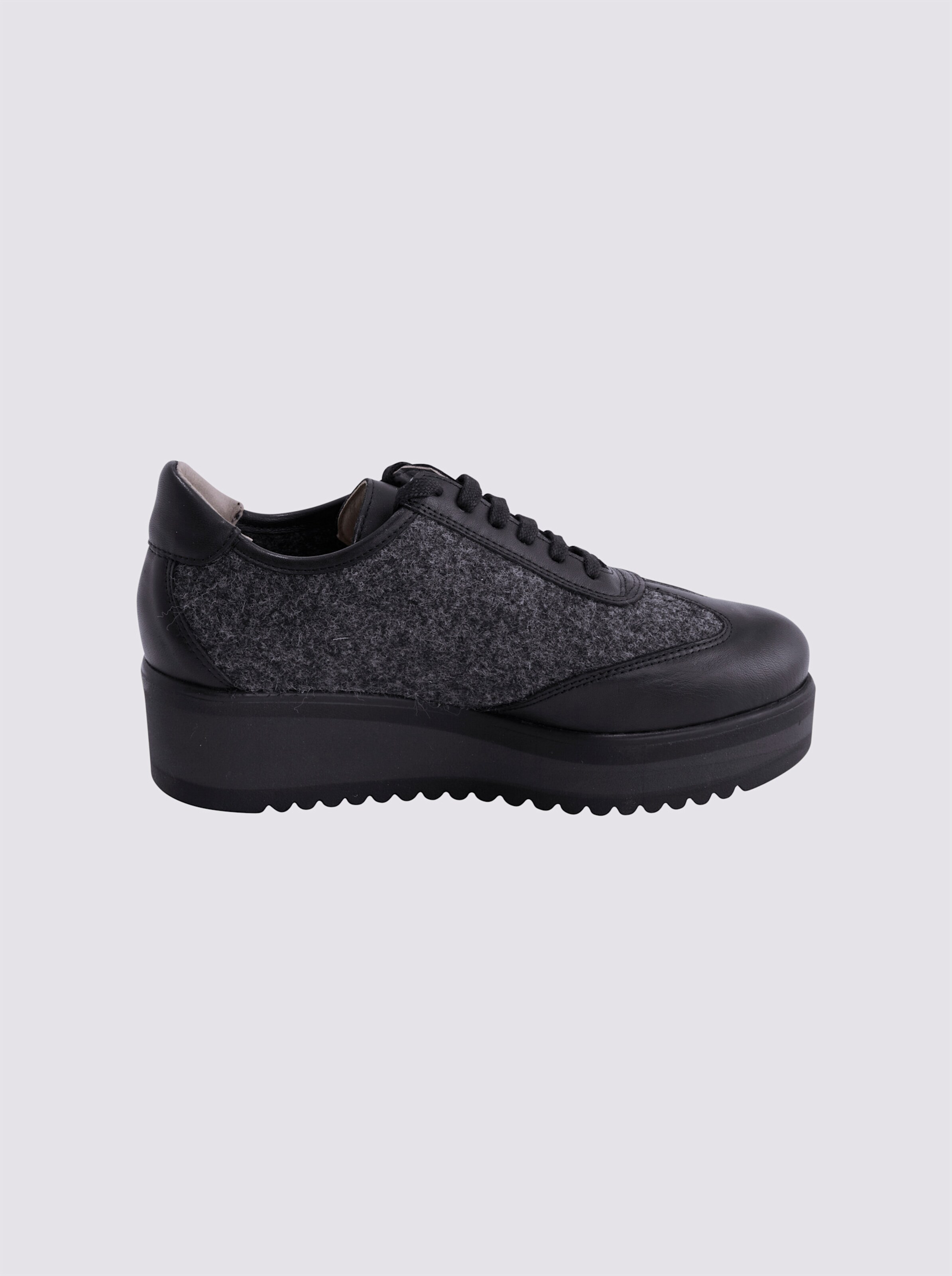 Sneaker