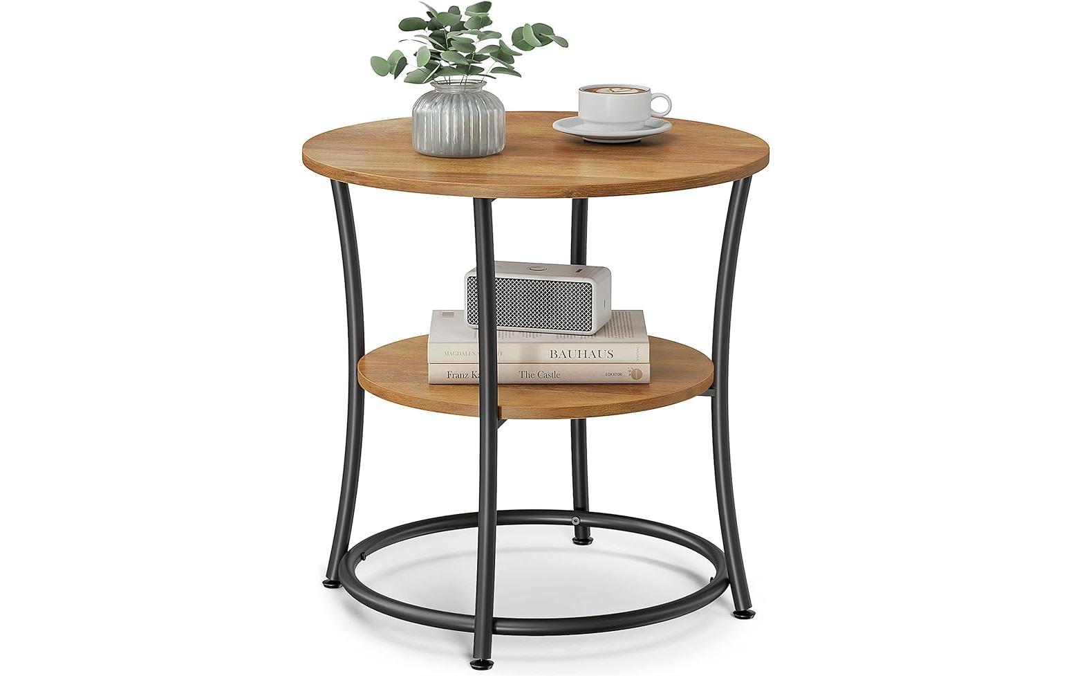 Beistelltisch 54 x 55 cm, Walnussbraun / SchwarzCouchtisch mit 2 Ablagen und Stahlrahmen