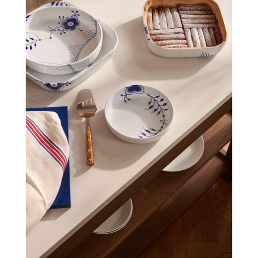 Royal Copenhagen Blå Mega Riflet Ovnfast Fad, White/Blue, Ø18 cm