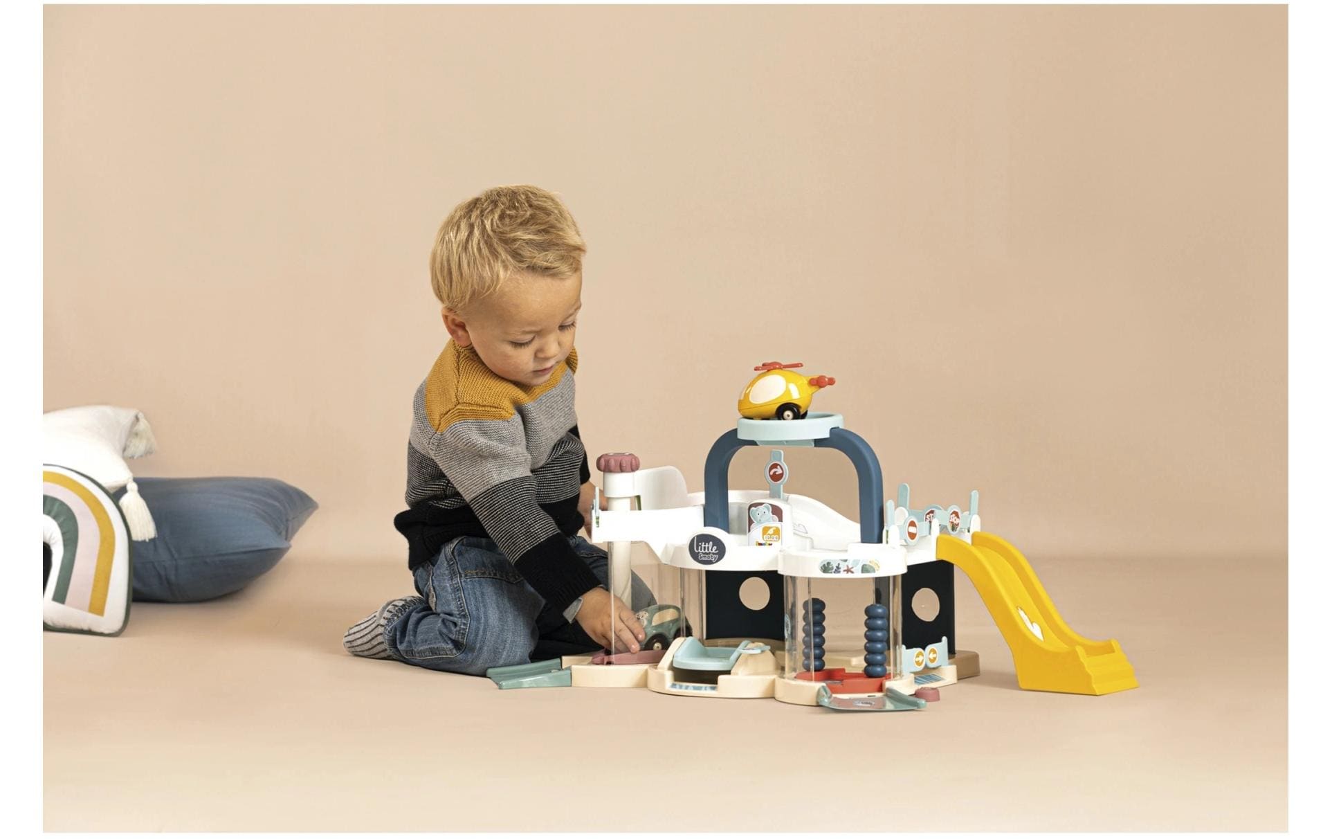 Parkgarage First GarageSpielset für kleine Autofans lädt zum Entdecken und Erfahren ein