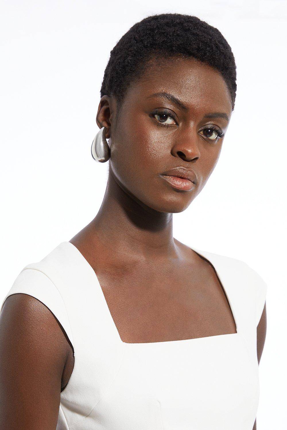 KarenMillen Robe midi épurée à col carré et jupe pleine