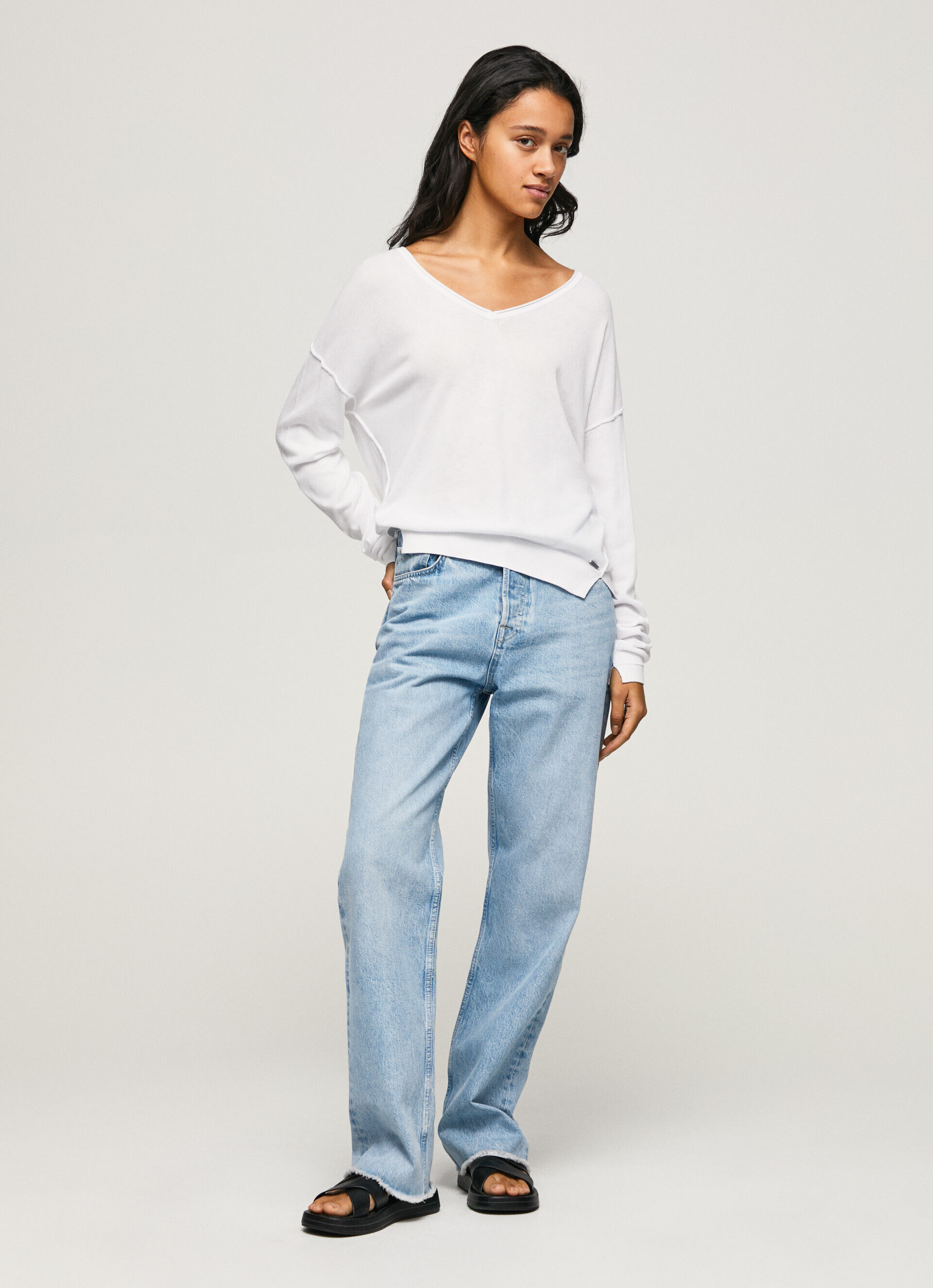 Camisa de malha com decote em V relaxado - branca