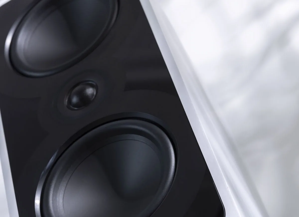 Q Acoustics 5040 Blanc Mat (la paire) Enceintes colonne