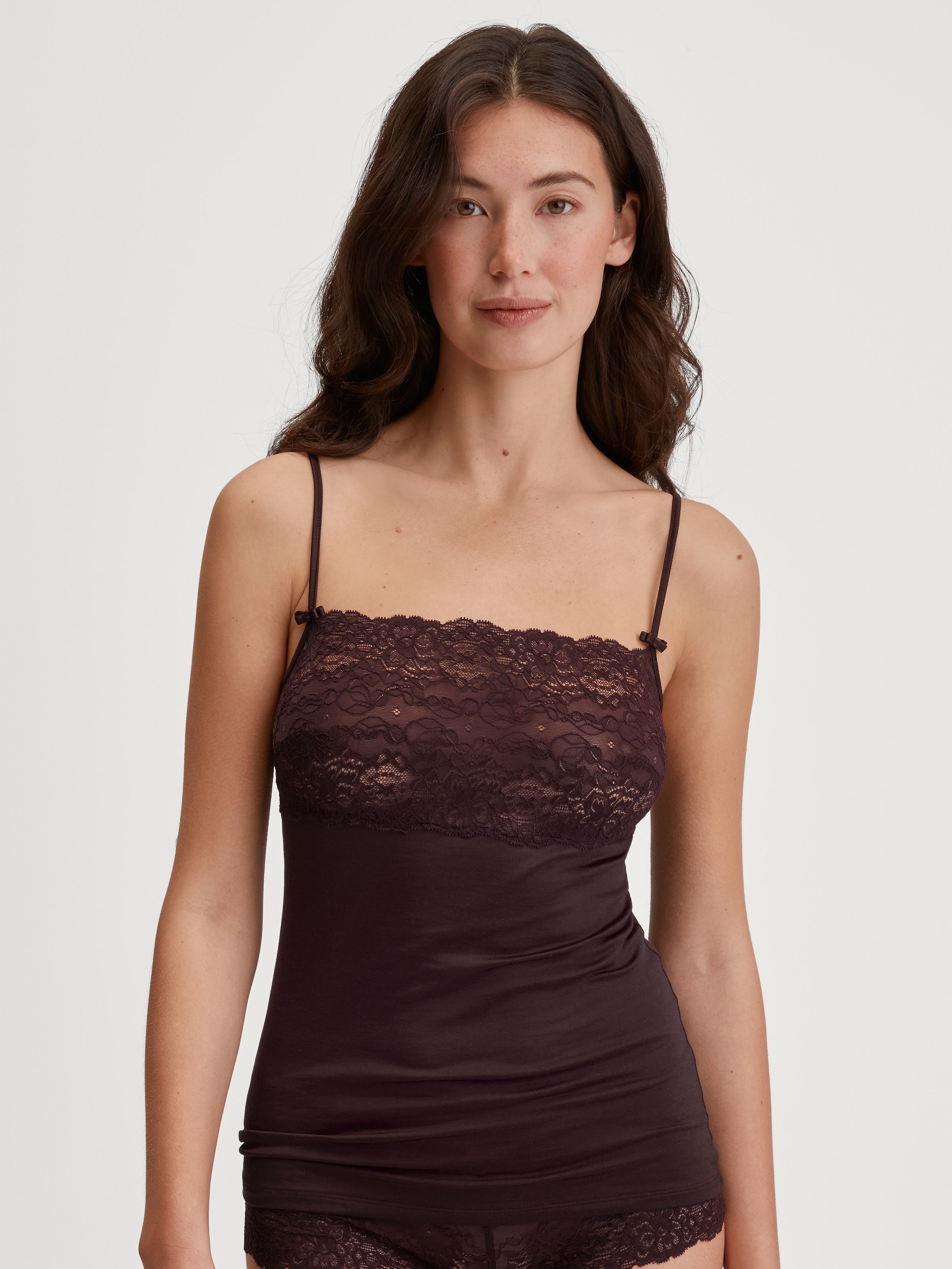 CALIDA Spaghettitop »Sensual Secrets«, semitransparente Spitze, Viskose-Mix, Single Jersey, elastisch, weich