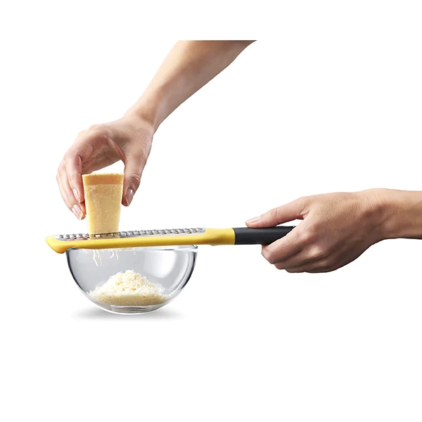 Râpe GripGrater à lame épaisse en inox jaune Joseph Joseph